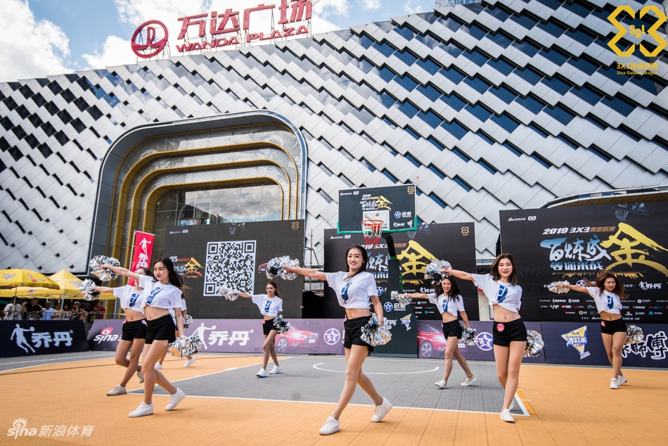 黄金联赛太原站啦啦队热舞助威