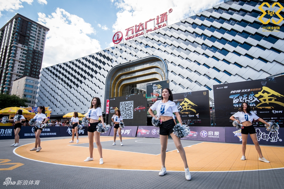 黄金联赛太原站啦啦队热舞助威