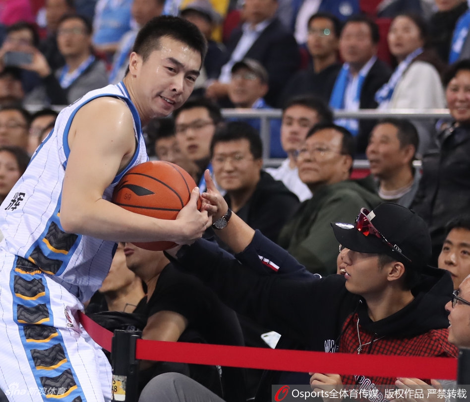 CBA第1轮:北京84-87广东