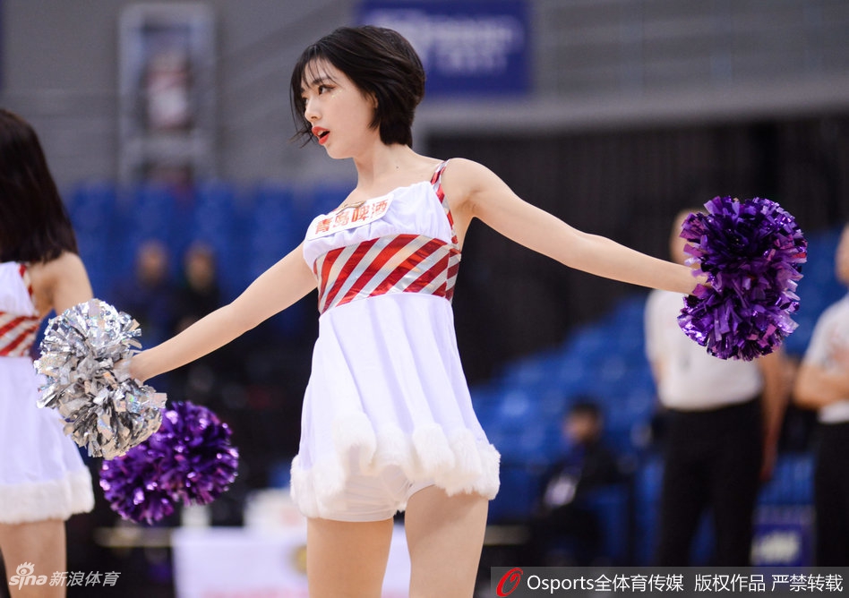 CBA第40轮啦啦队表演香艳瞬间