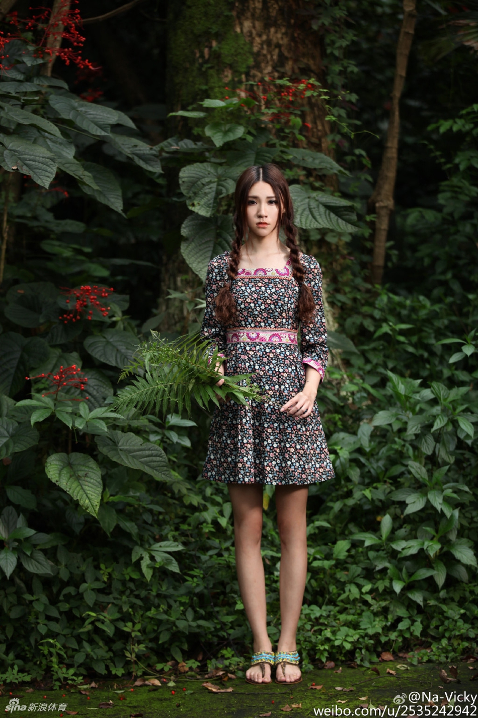 丰腴有料又爱篮球的妹子超可爱！