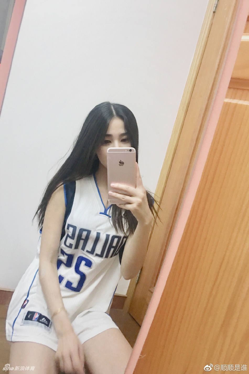 真美!痴迷篮球的厦门空姐小姐姐