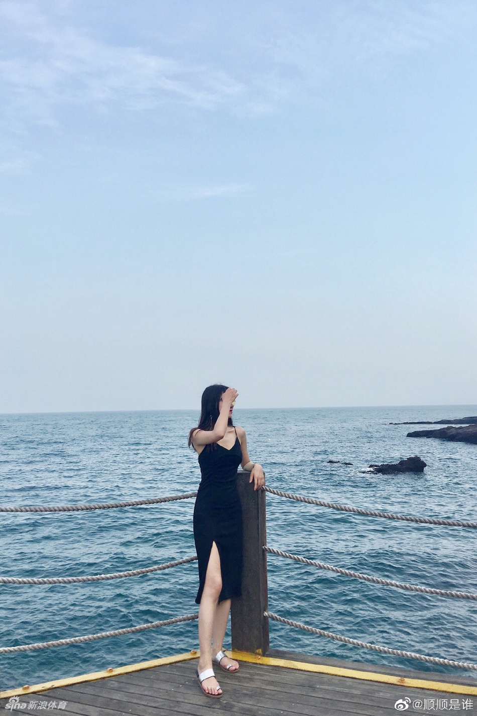 篮球小姐姐带你感受夏日的清凉!