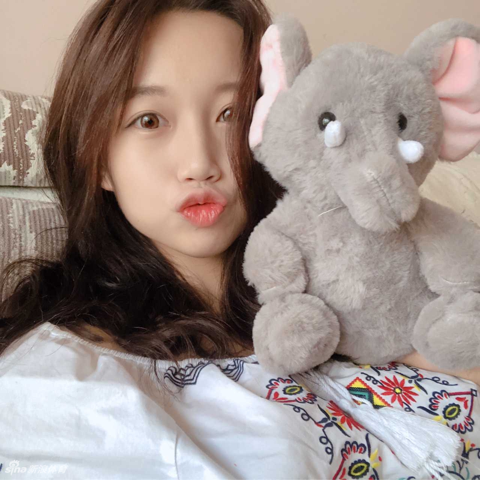 打篮球的小可爱!想做她男朋友