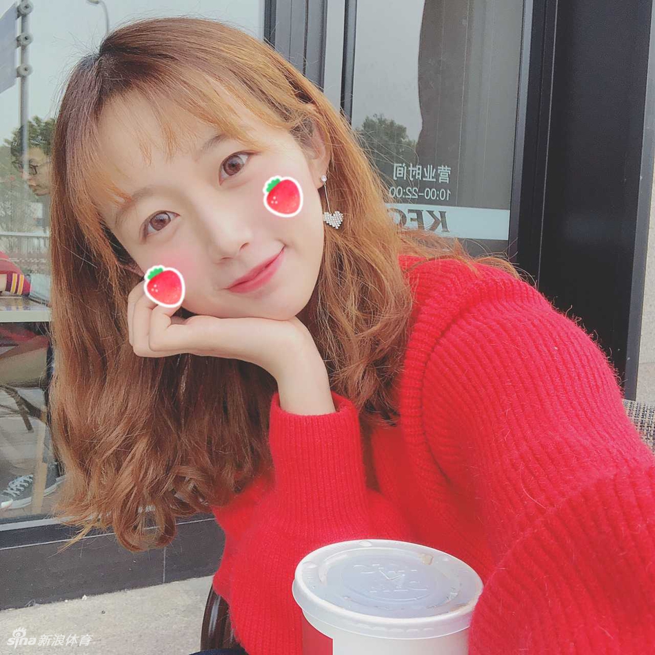 打篮球的小可爱!想做她男朋友