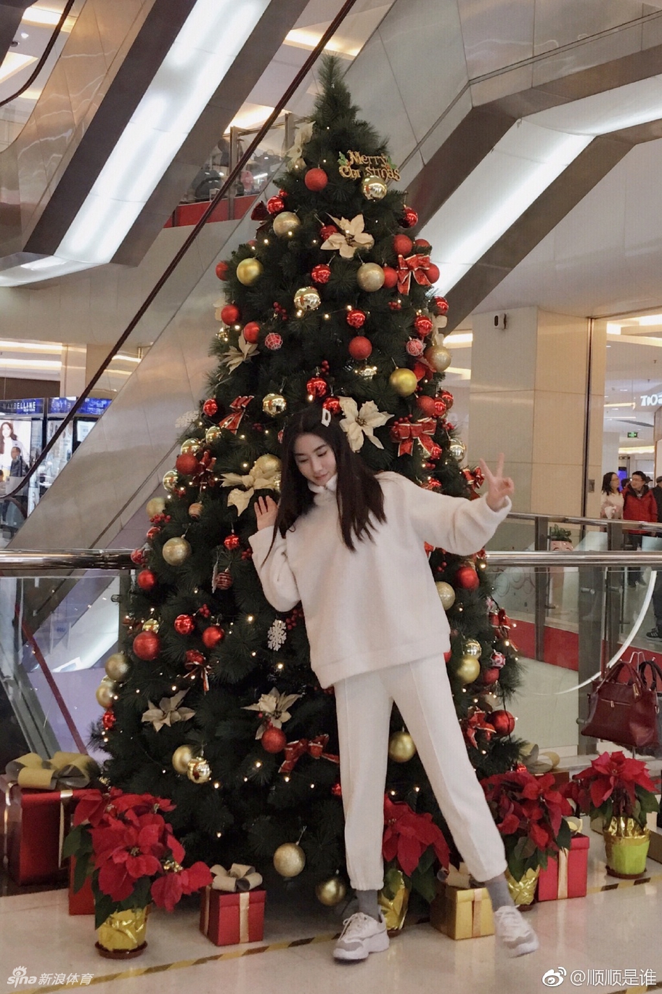 真美!痴迷篮球的厦门空姐小姐姐