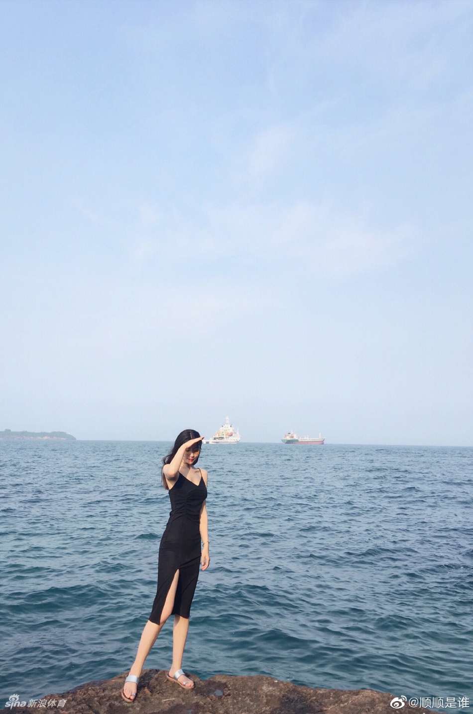 篮球小姐姐带你感受夏日的清凉!