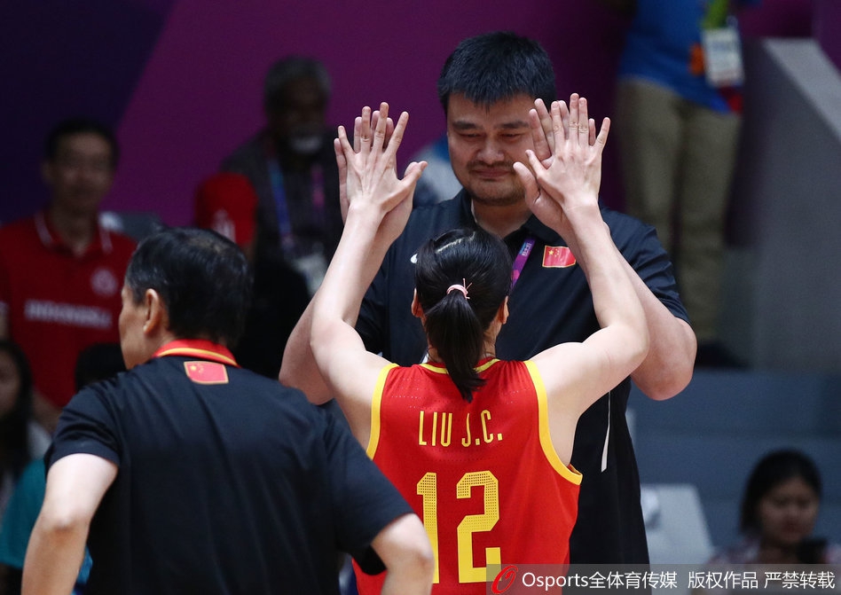 亚运女篮决赛：中国71-65胜朝韩联队摘金