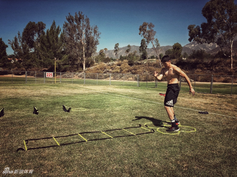 舔屏！肌肉男刘晓宇上线！