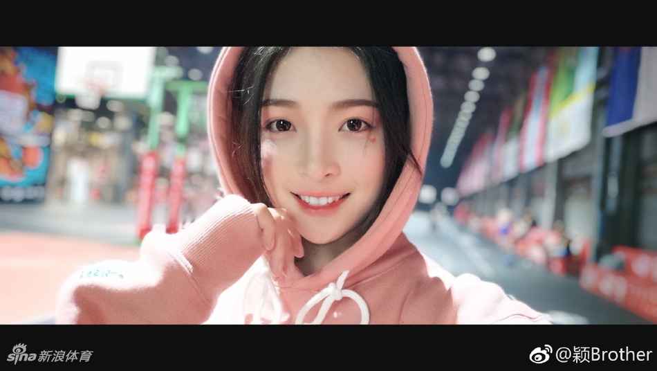 女生也能玩街球!她炫技你学不来!