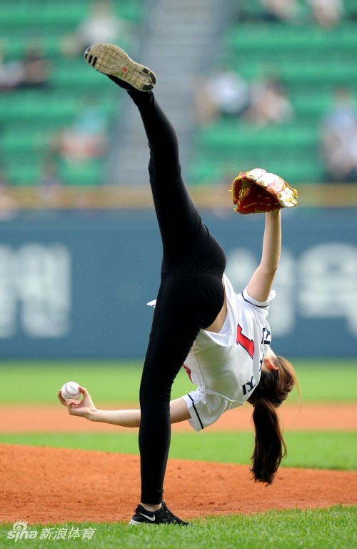 一字马嫩模原是篮球宝贝!