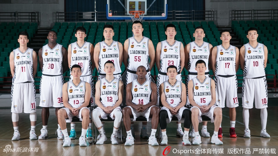 辽宁男篮写真后卫天团来了!_高清图集_新浪网