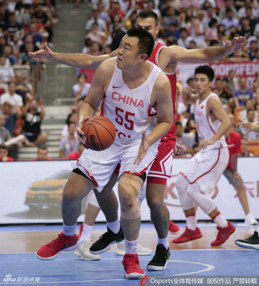 斯杯：男篮蓝队73-79克罗地亚