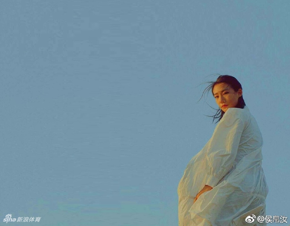 高挑模特姐姐!她还打过女篮校队