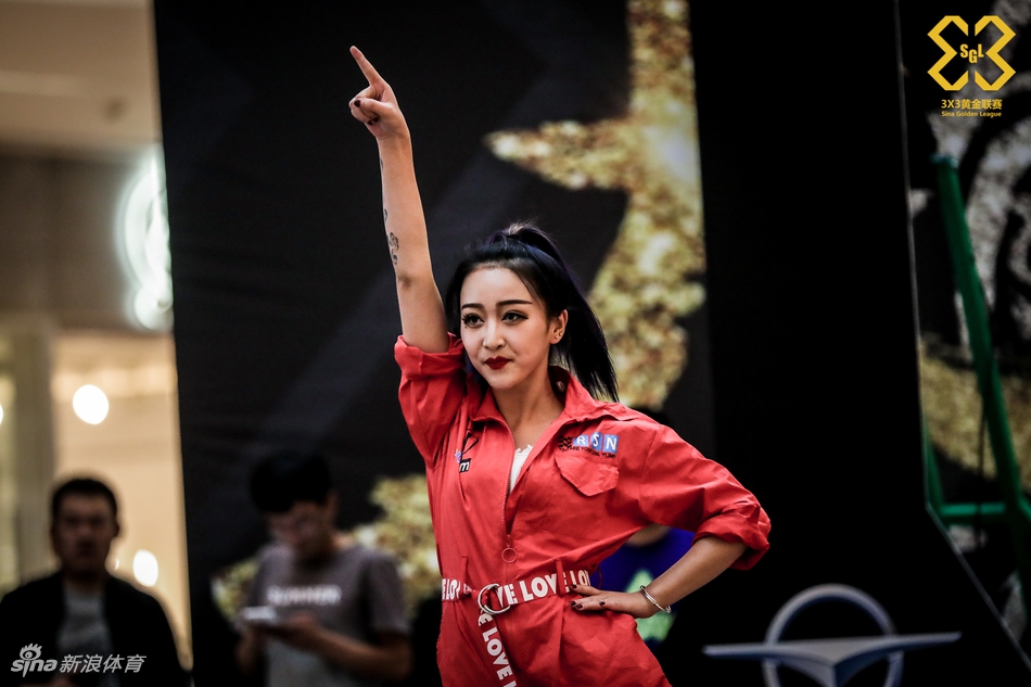 太原啦啦操宝贝神舞姿引爆全场