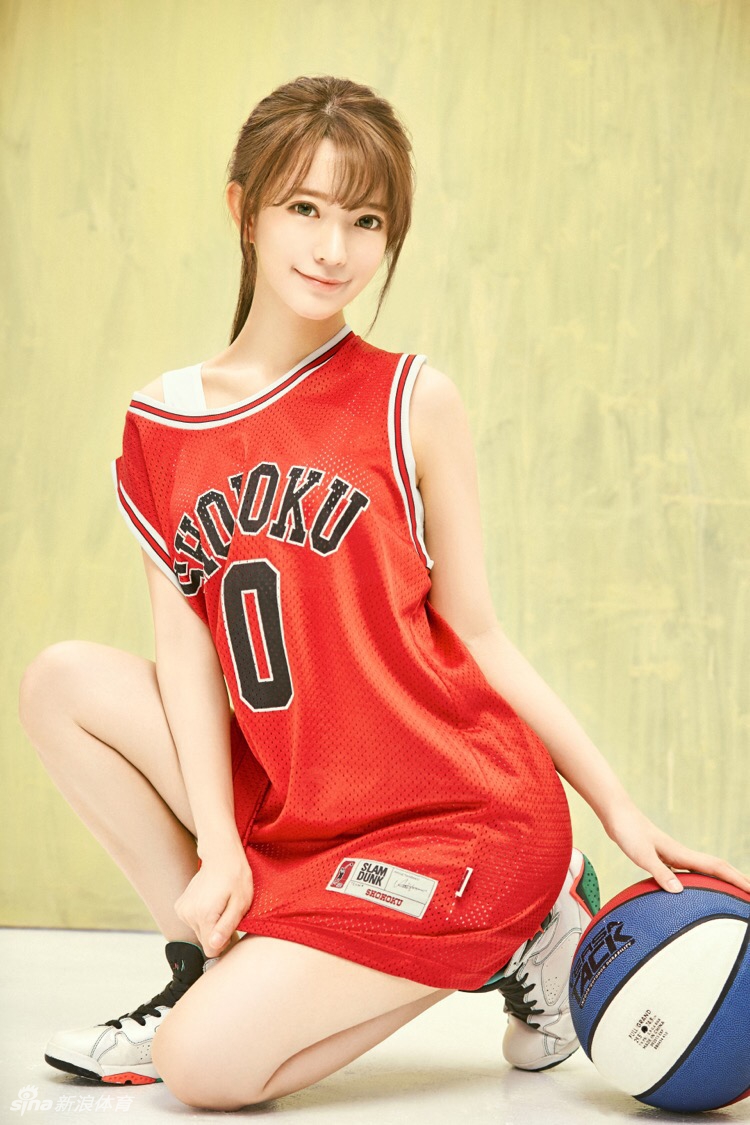 现实美少女!童颜无敌的篮球女孩