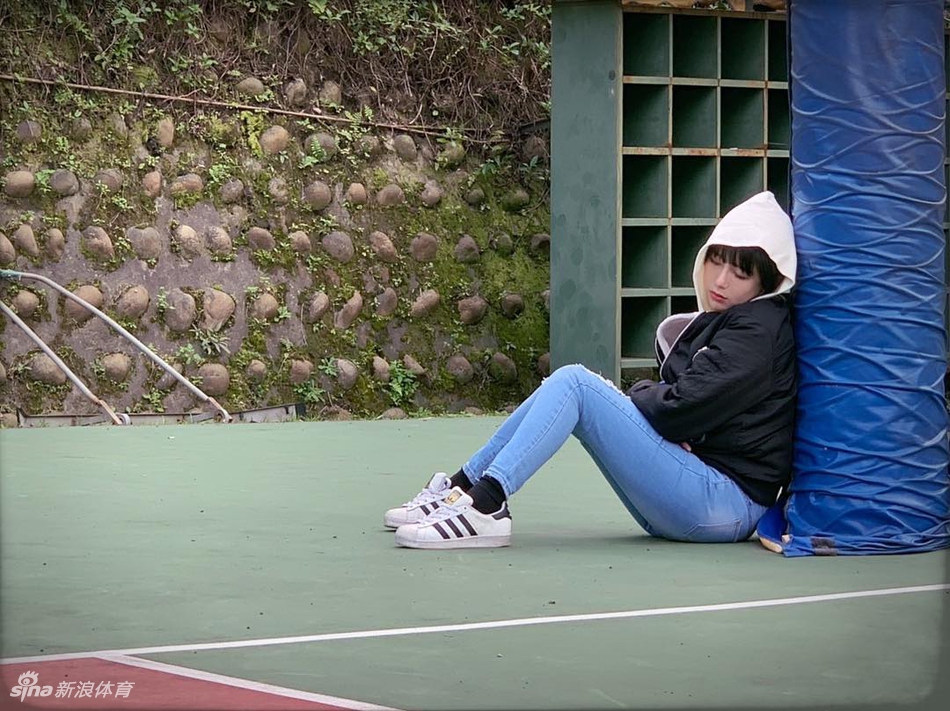 甜美可爱身材好!运动女孩阿乐