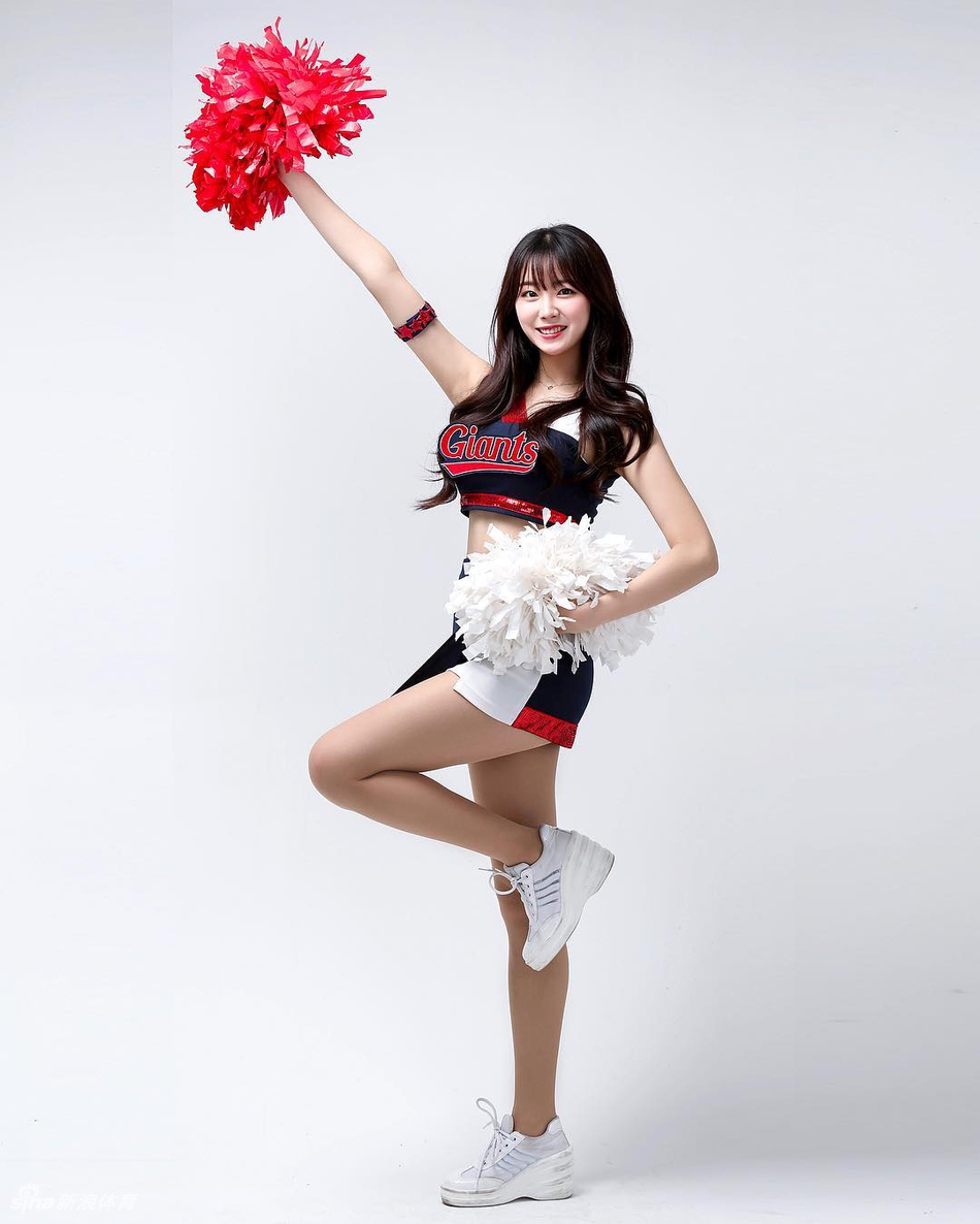 身材超赞！这个啦啦队女孩太美