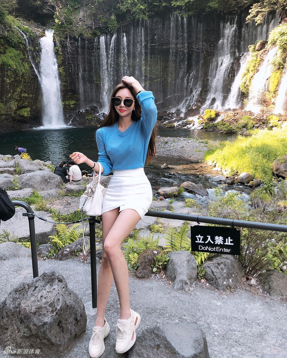 爱运动身材完美!活力运动女孩