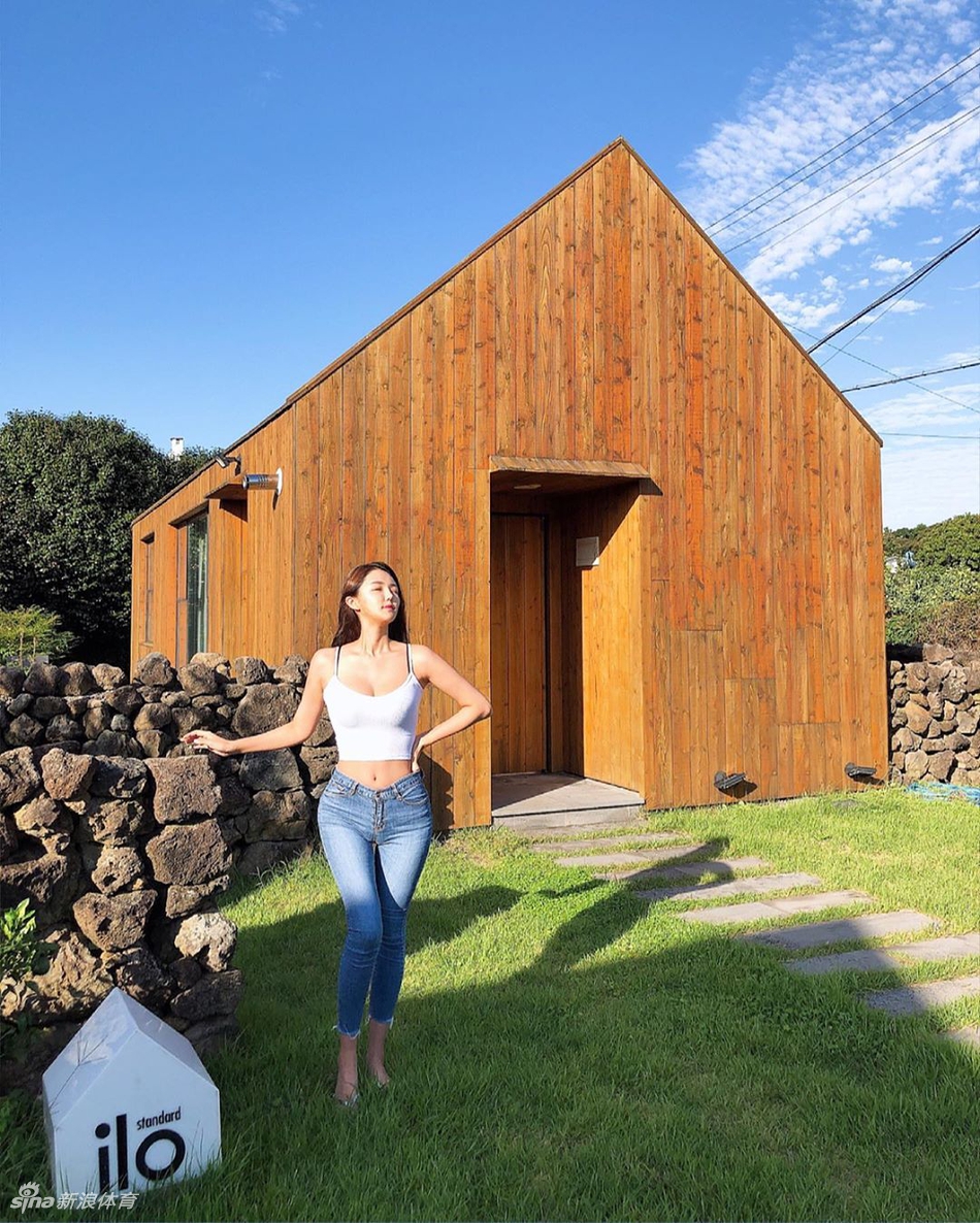 臀围比肩宽!有黄金身材比例的健身小姐姐