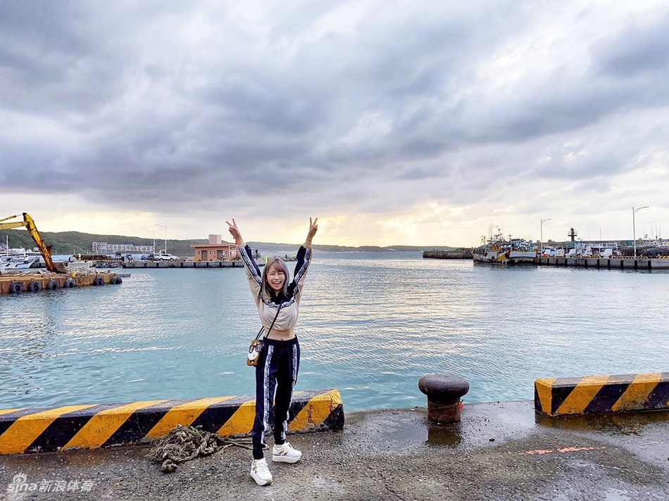 甜美可爱身材好!运动女孩阿乐