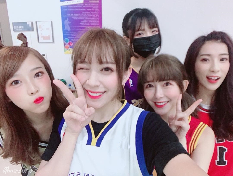 甜美可爱身材好!运动女孩阿乐