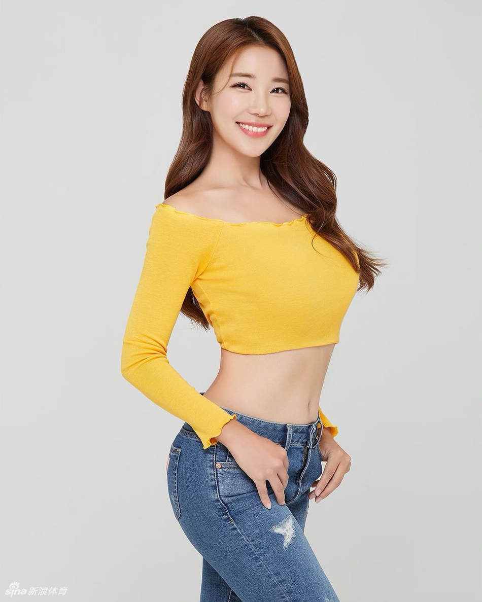 好美！长跑美女身材匀称又有型