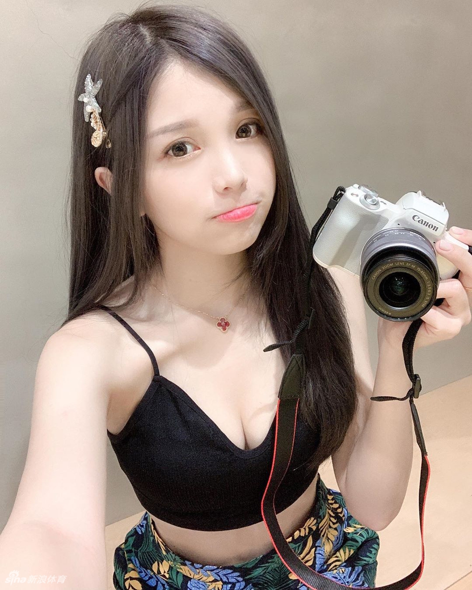 美艳游戏女主播爱篮球 气质台妹可爱来袭