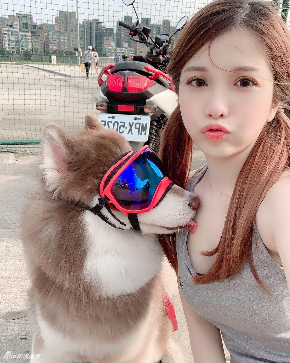 美艳游戏女主播爱篮球 气质台妹可爱来袭