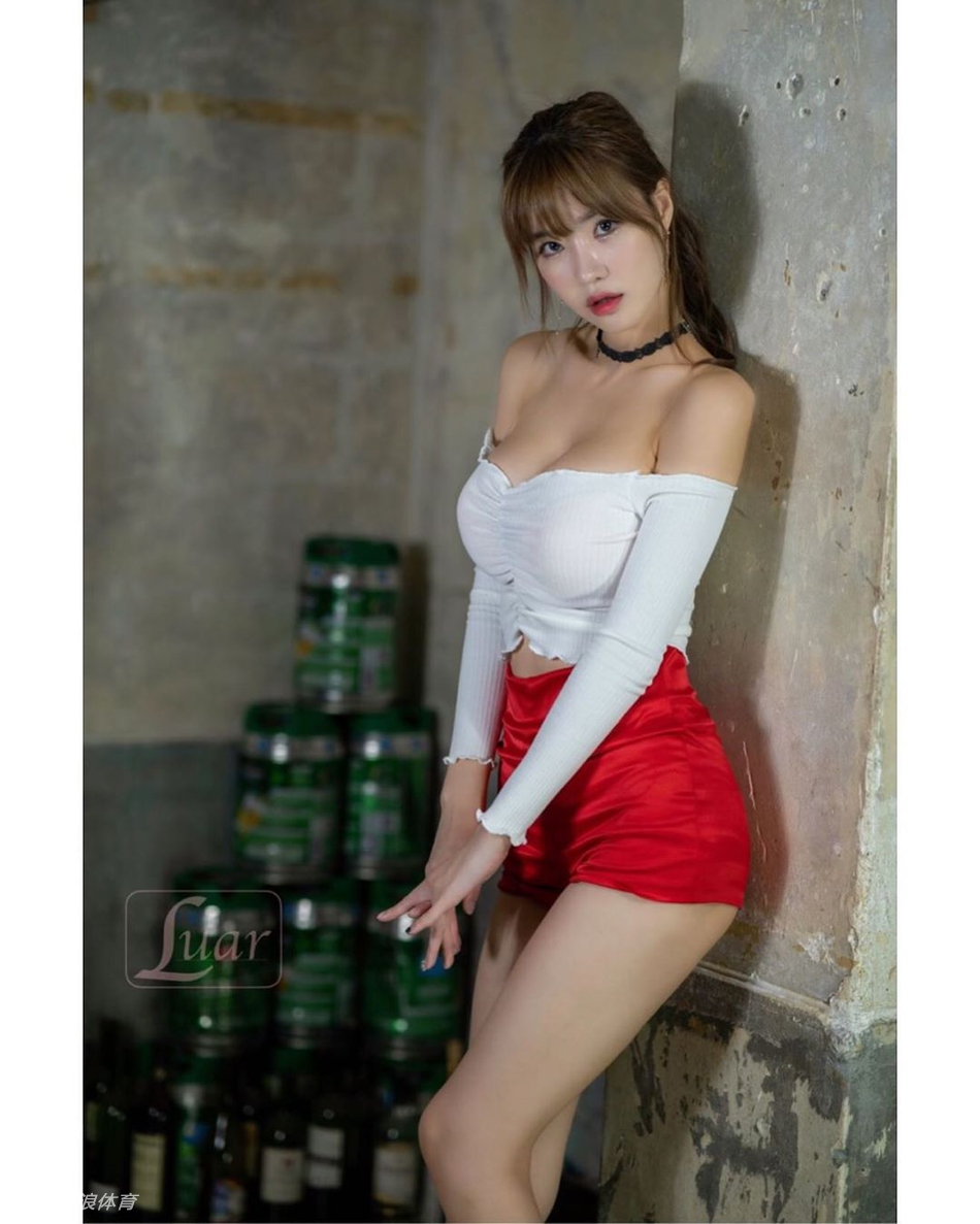 长腿模特爱运动 完美身材诠释黄金比例!