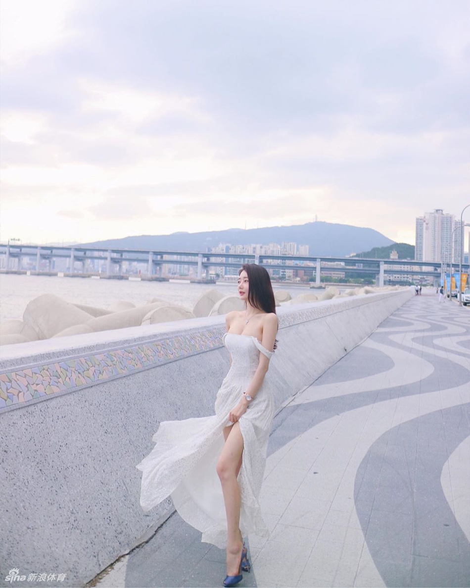 爱游泳爱健身!这位韩妹不一般