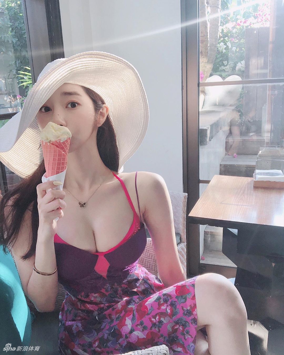 爱游泳爱健身!这位韩妹不一般