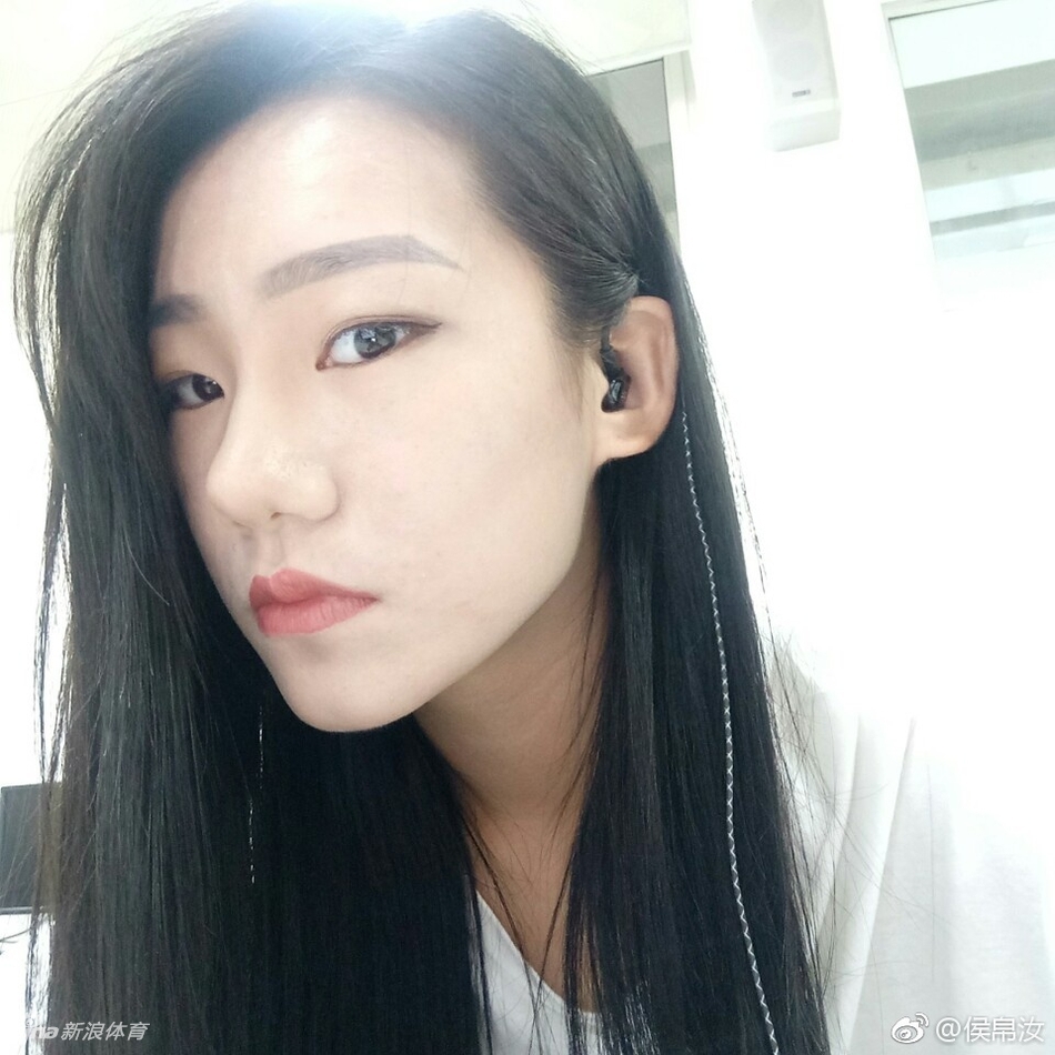 高挑模特姐姐!她还打过女篮校队