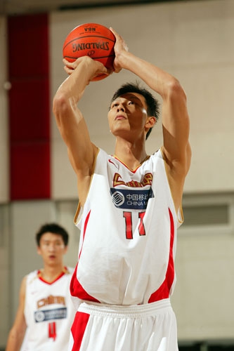 男篮四将的夏季联赛回忆 谁的数据最出彩?