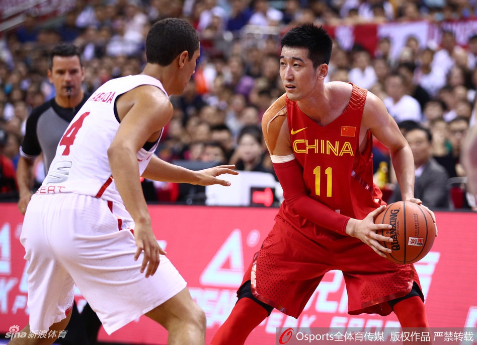 斯杯首日：中国男篮红队77-72突尼斯