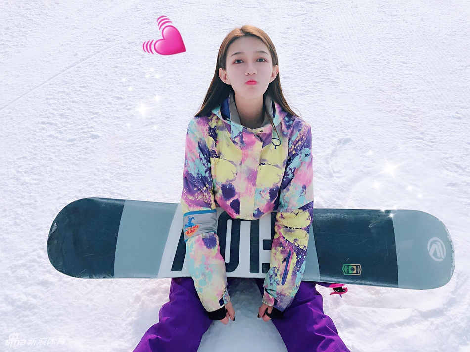 货真价实篮球小迷妹！打球？她可不怕你！