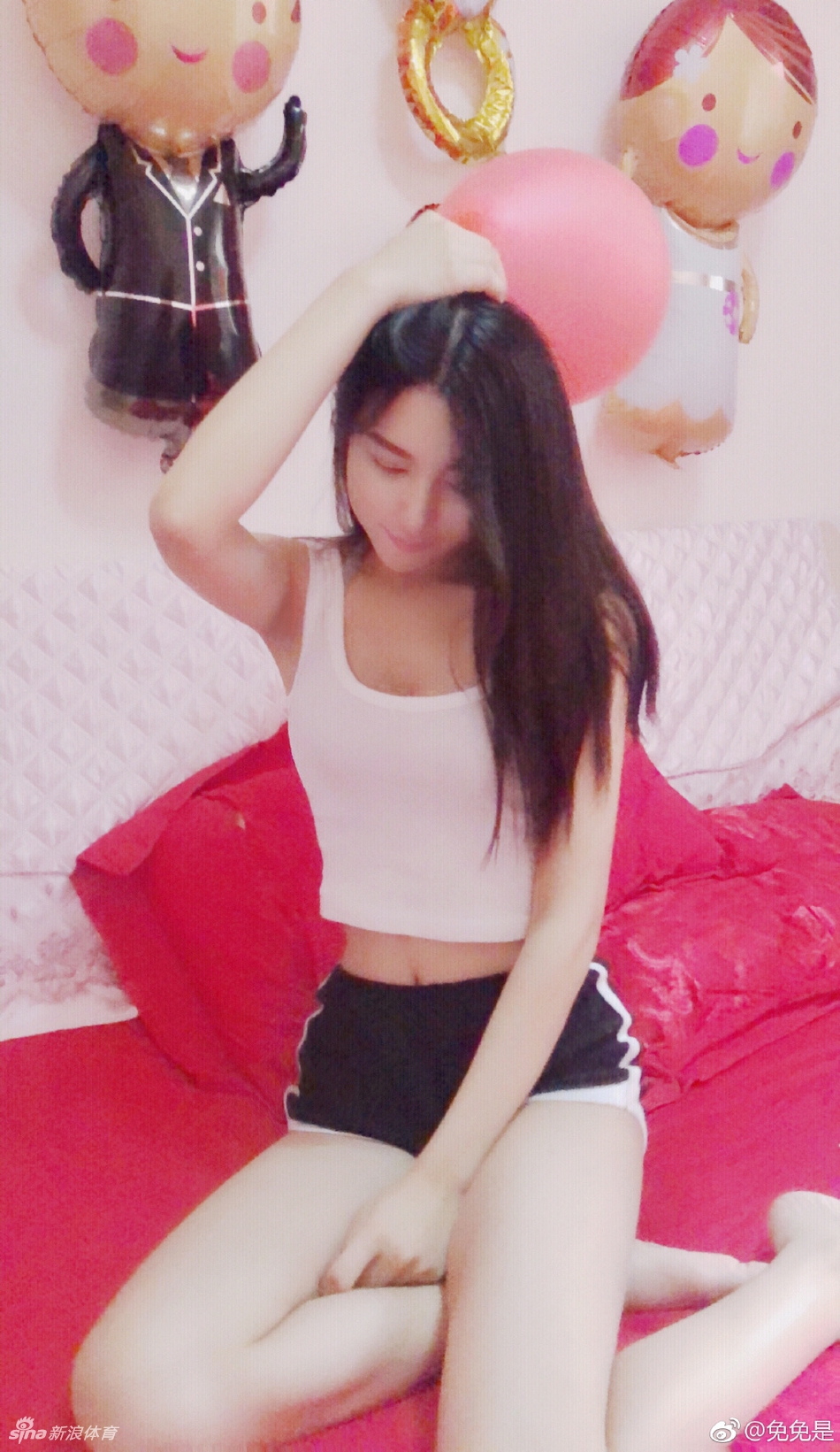 真美!痴迷篮球的厦门空姐小姐姐