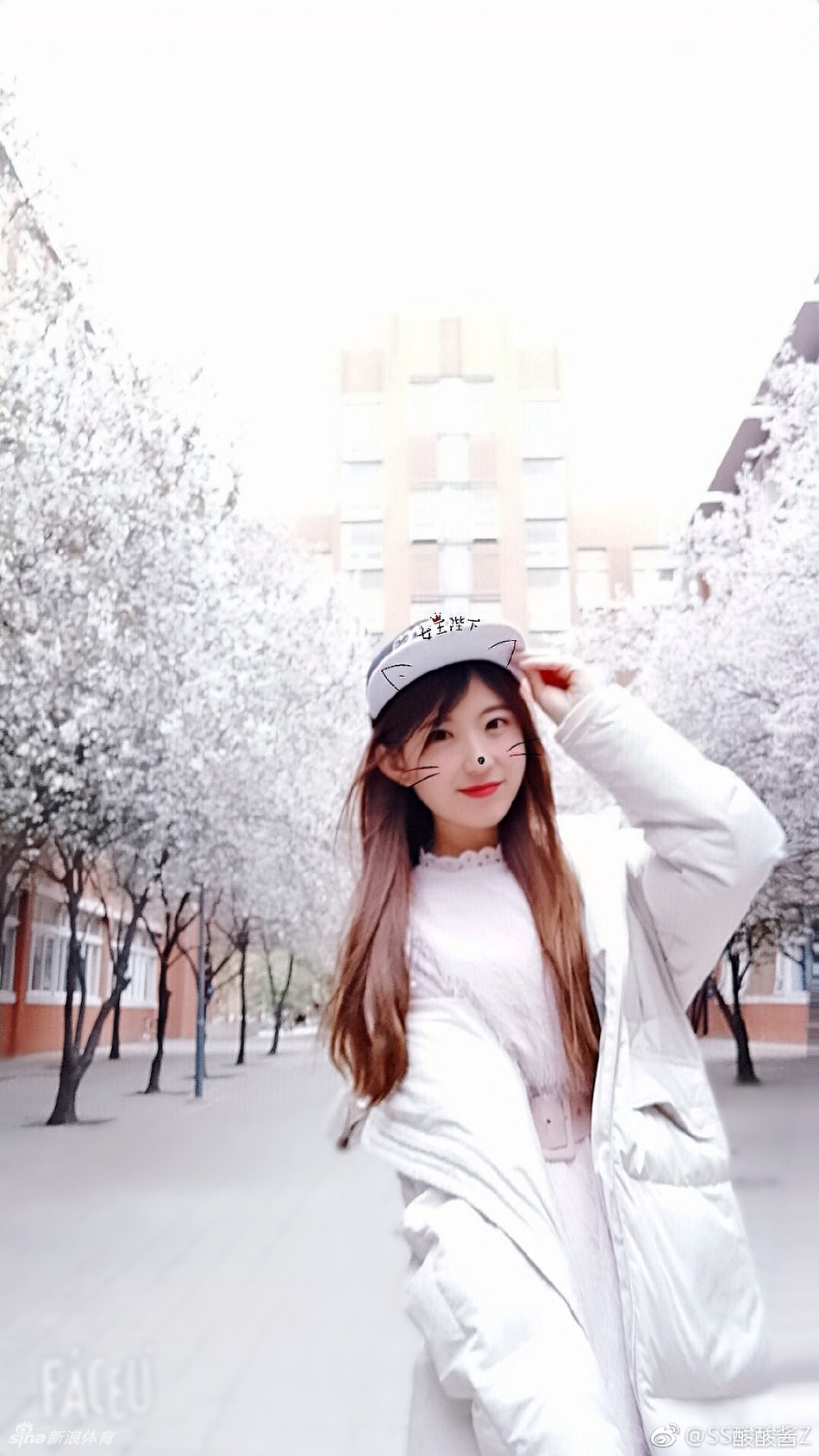 太可爱了!因灌篮高手爱上篮球的小萌妹