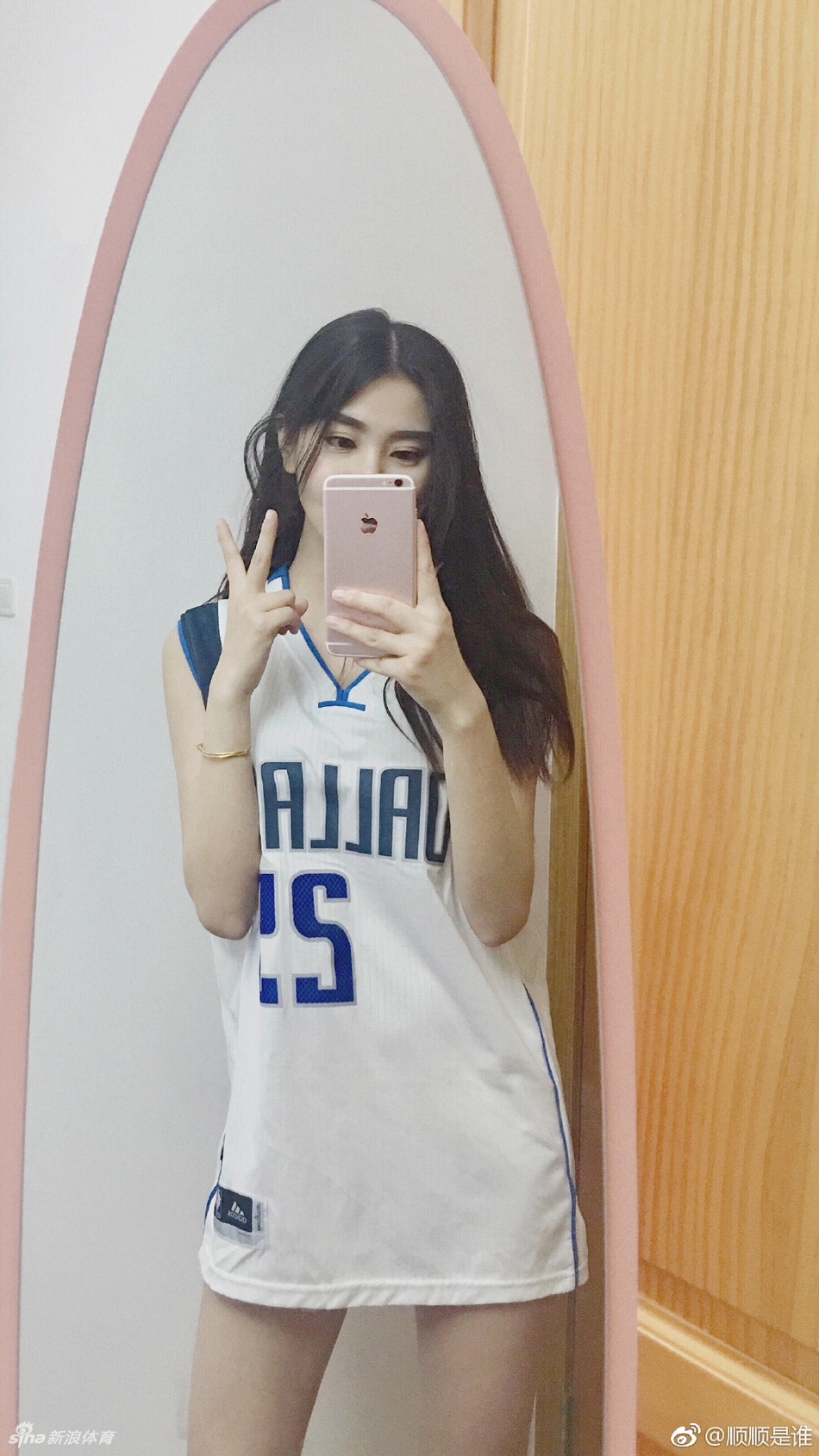 真美!痴迷篮球的厦门空姐小姐姐