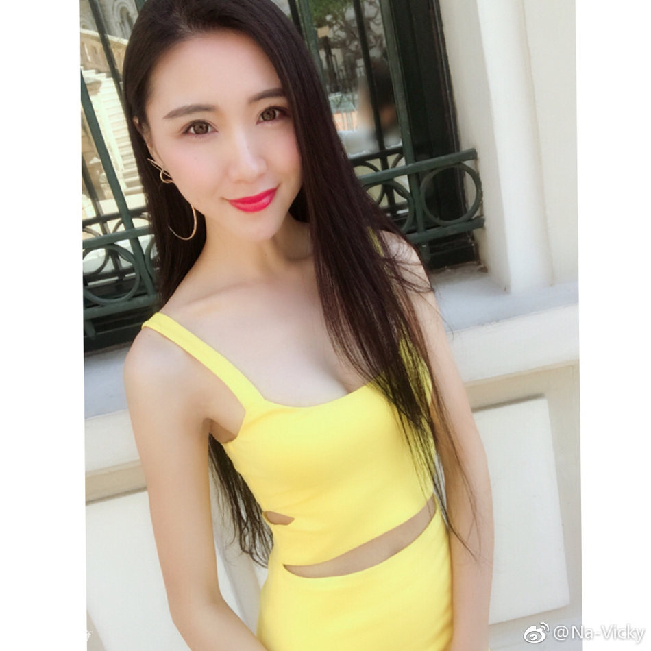 丰腴有料又爱篮球的妹子超可爱！