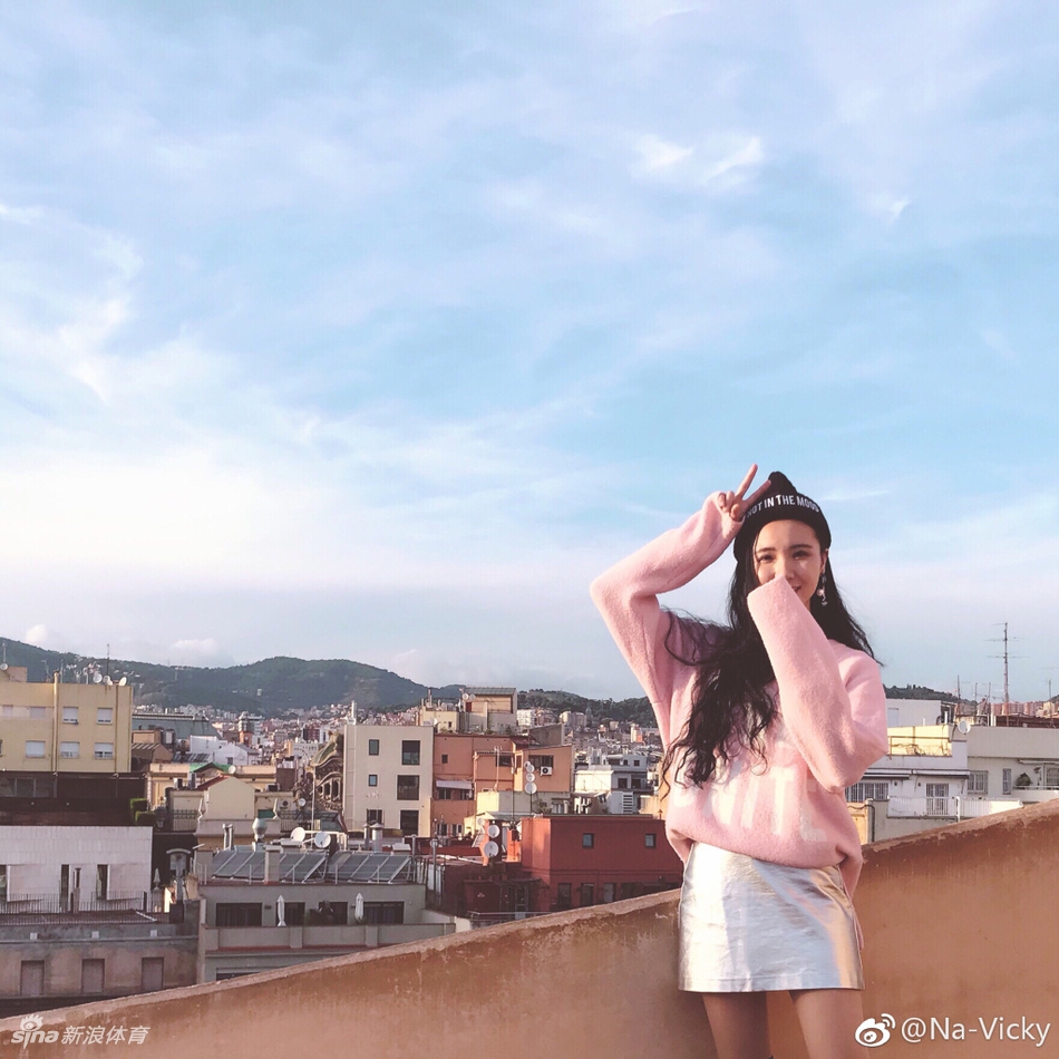 丰腴有料又爱篮球的妹子超可爱！