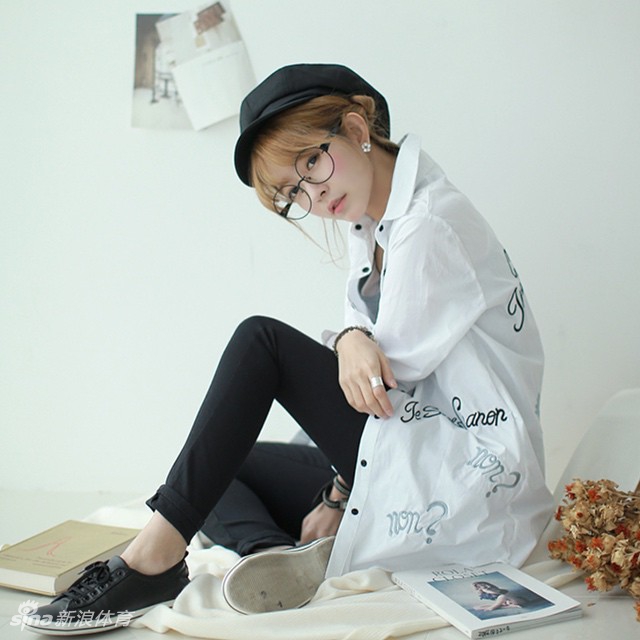 纯真可爱!小姐姐穿运动服的样子真好看