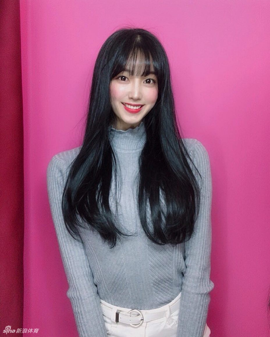 身材超赞！这个啦啦队女孩太美