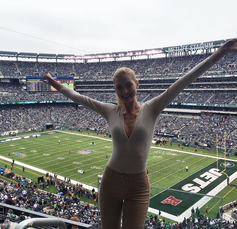 听说塞尔维亚的姑娘都长这样 还超喜欢篮球!