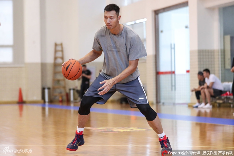 广东男篮主场备战半决赛首战