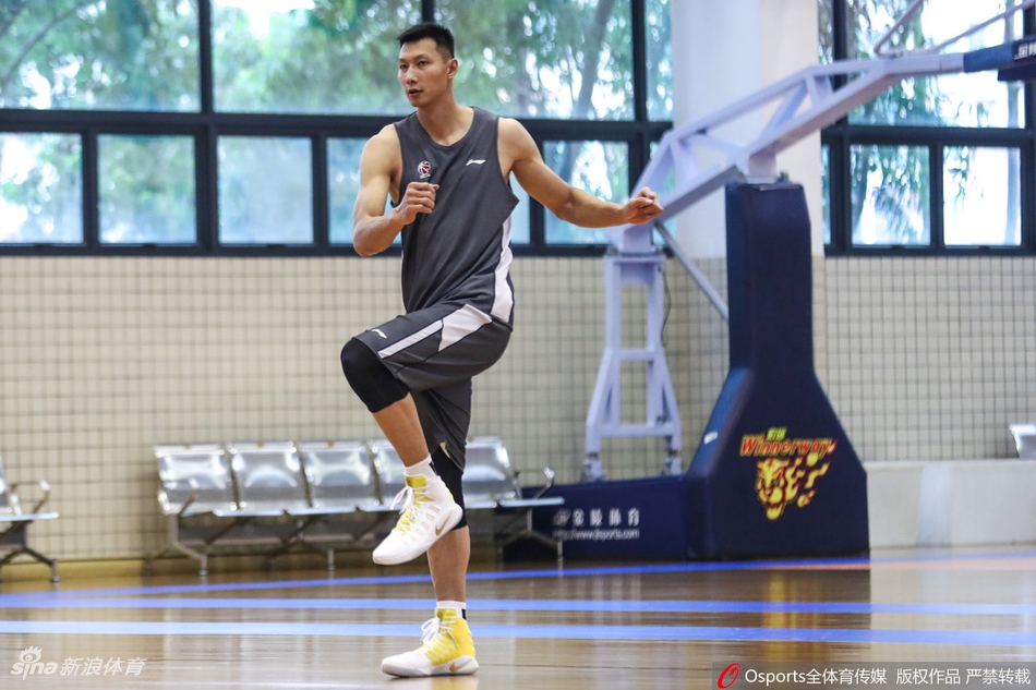 广东男篮备战总决赛首战