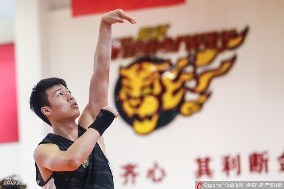 广东男篮备战总决赛首战