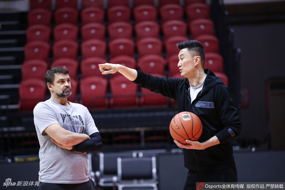 广东男篮赛前备战几大主力缺席