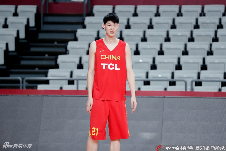 中国男篮赛前训练备战喀麦隆