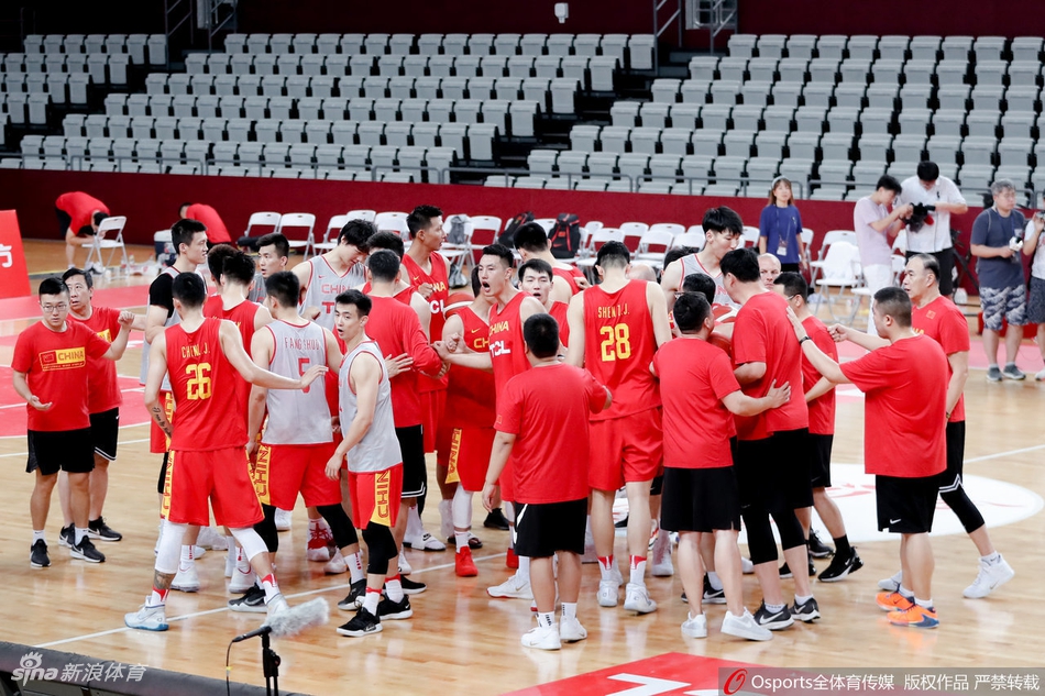 中国男篮赛前训练备战喀麦隆